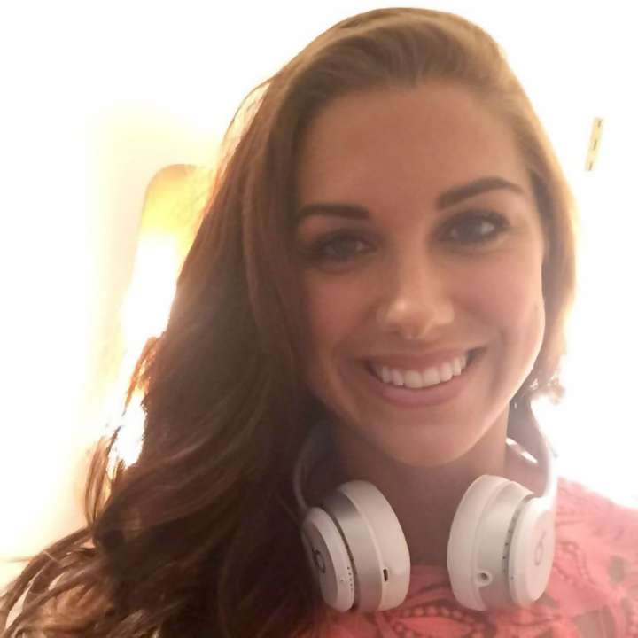 Alex Morgan wears Beats by Dre headphone on American Idol
