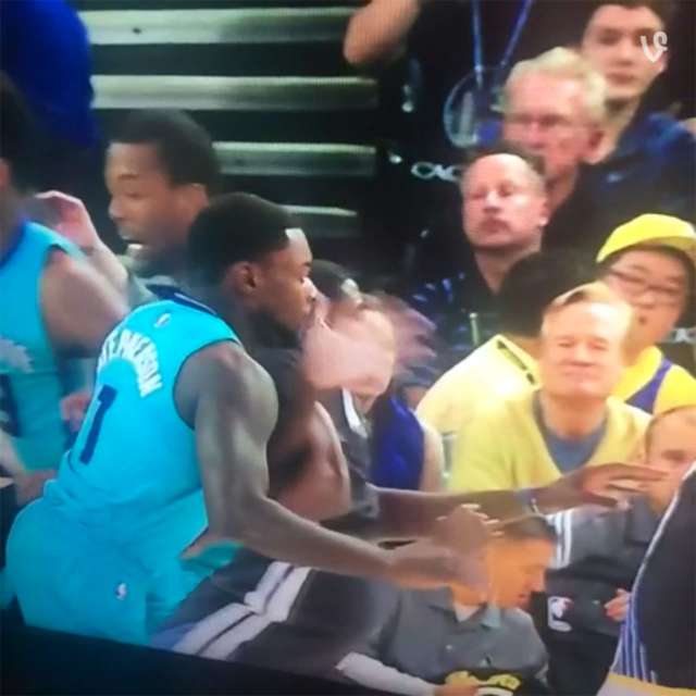 Lance Stephenson slaps himself silly