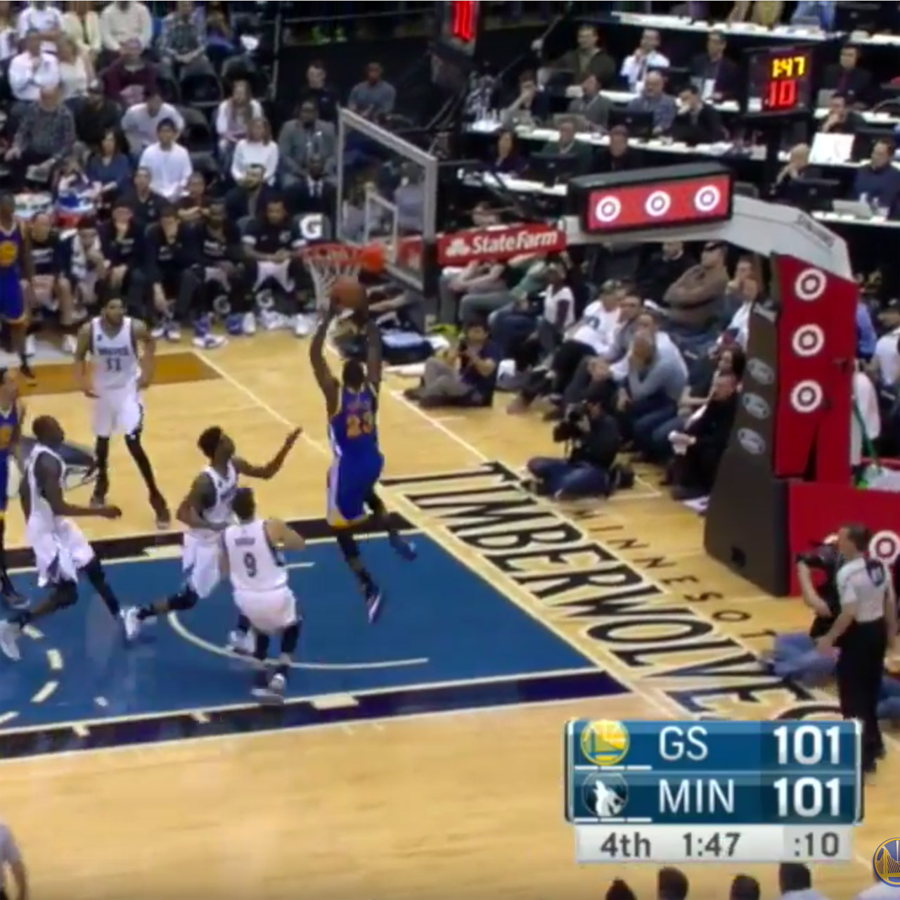 Warriors' Draymond Green dunks vs Timberwolves